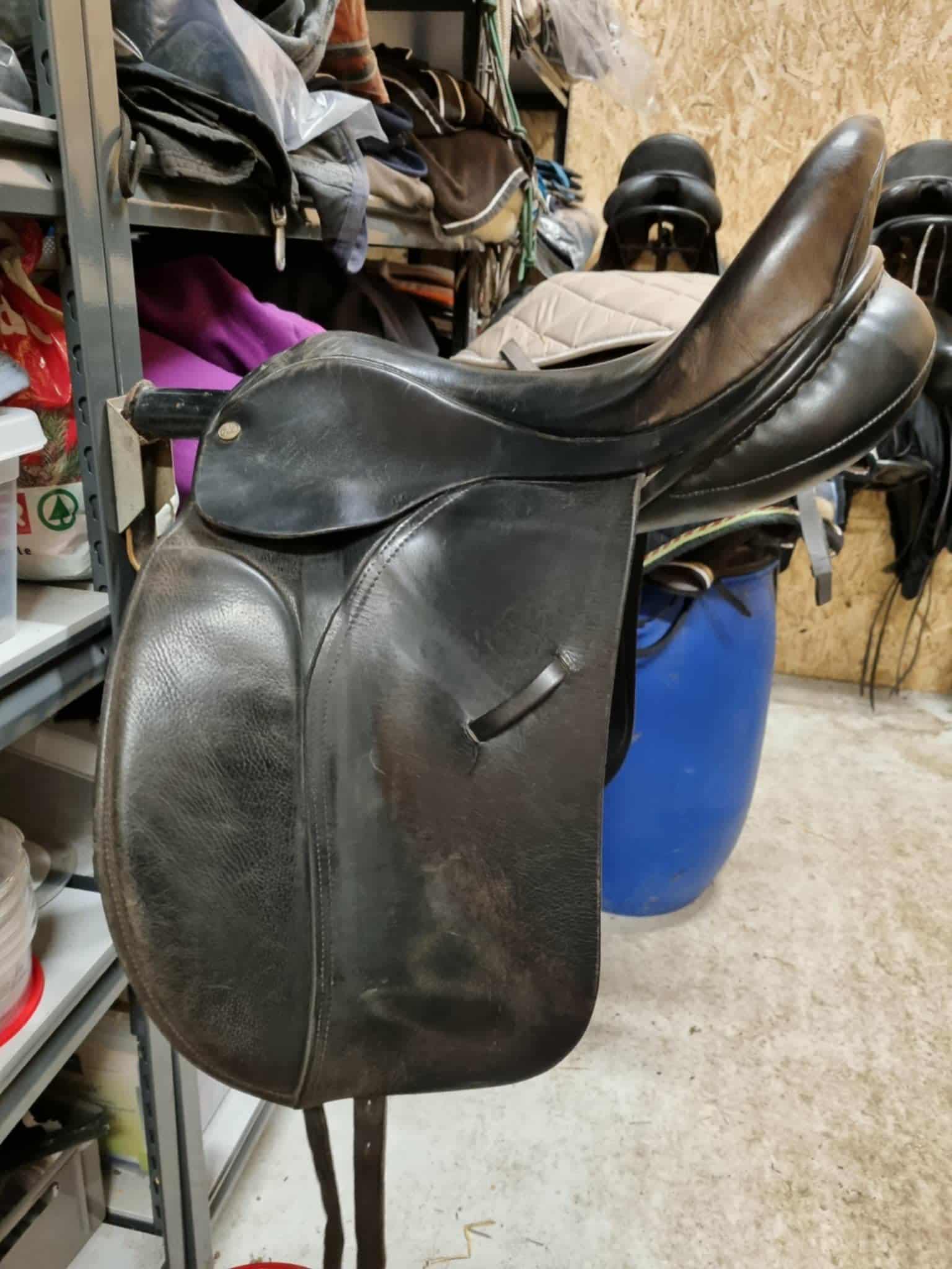 Dressur. Ideal Jessica 17"